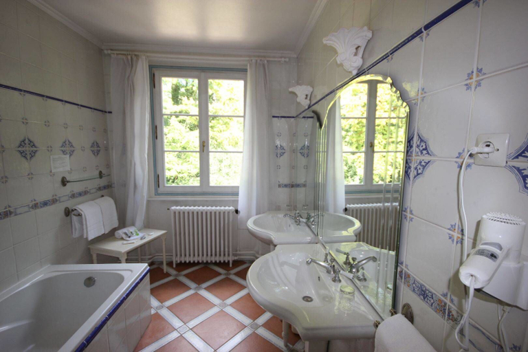 Bathroom 5, Hostellerie du Château les Muids, Loiret