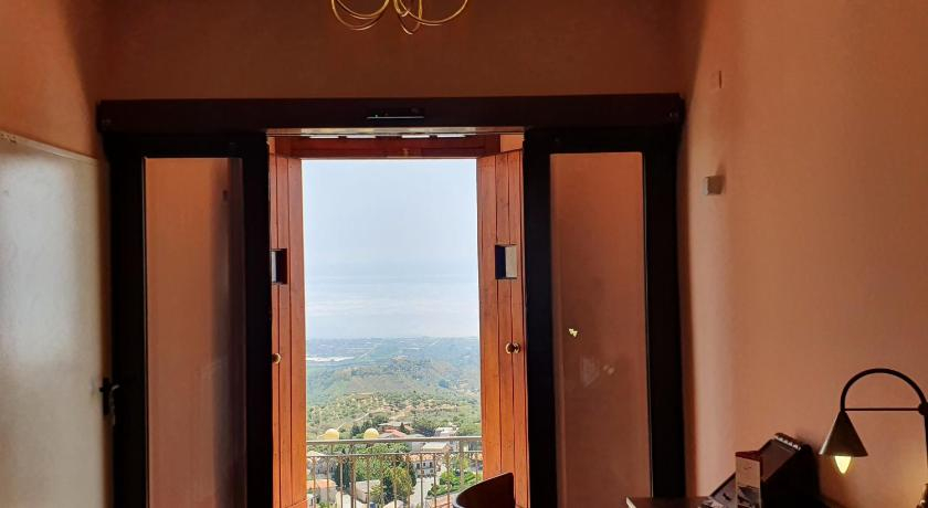 Others 5, Albergo Palazzo Sant'Anna, Reggio Di Calabria