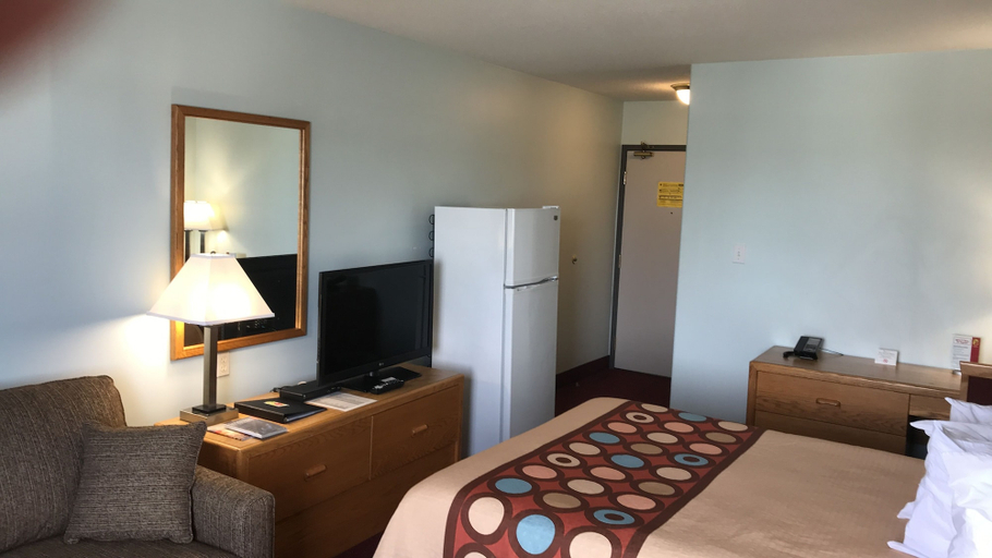 Bedroom 3, Super 8 by Wyndham Kindersley, Division No. 13