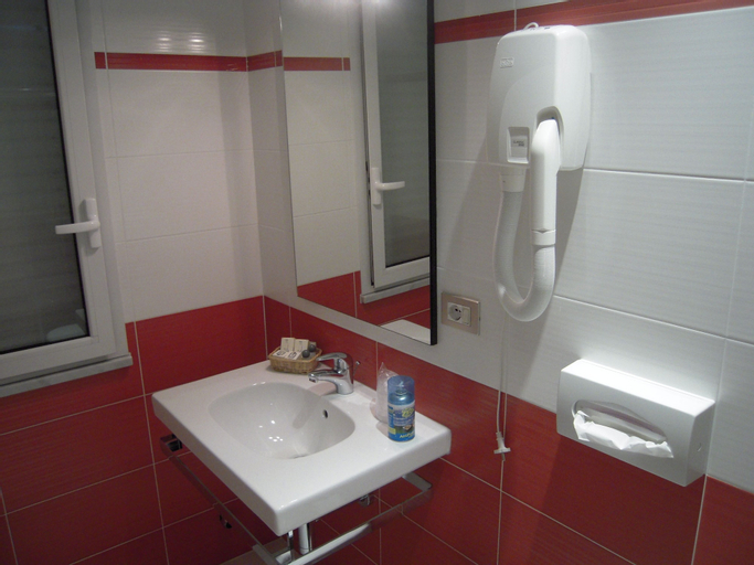 Bathroom 3