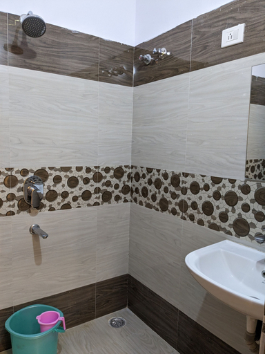 Bathroom 4, Hotel TRS Inn, Ranchi