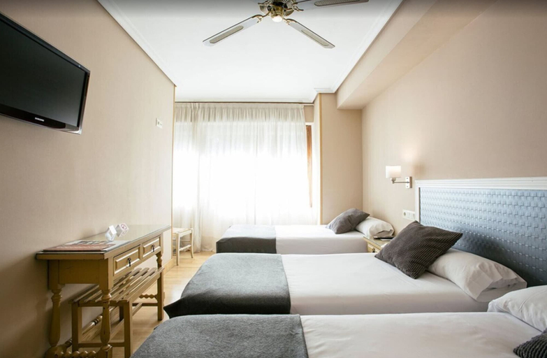 Bedroom 2, Monte Ulia Hotel, Guipúzcoa