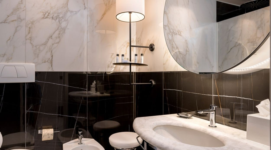 Bathroom 5, Savoia Hotel Rimini, Rimini
