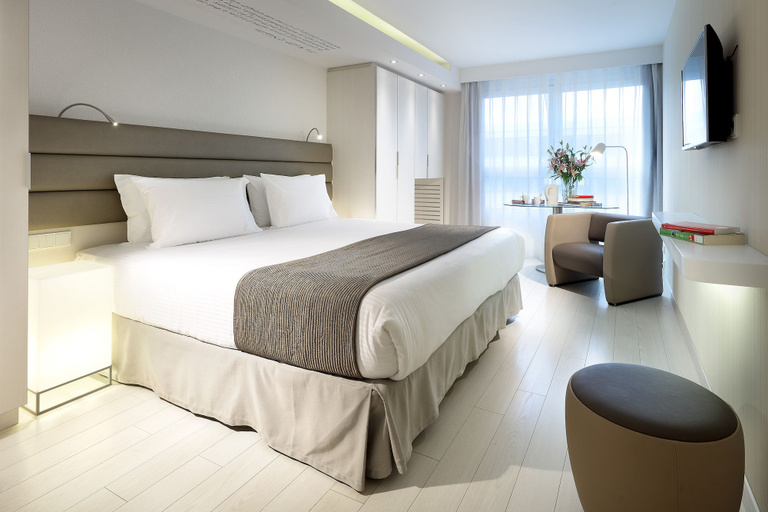 Bedroom 2, Eurostars Book Hotel, München