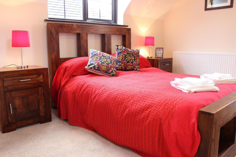 Bedroom 2, Church Farm Barns, Warwickshire