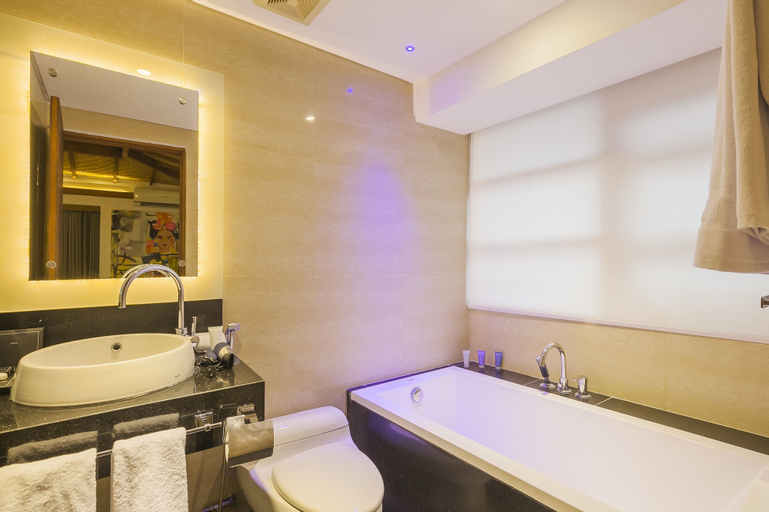 Bathroom 7