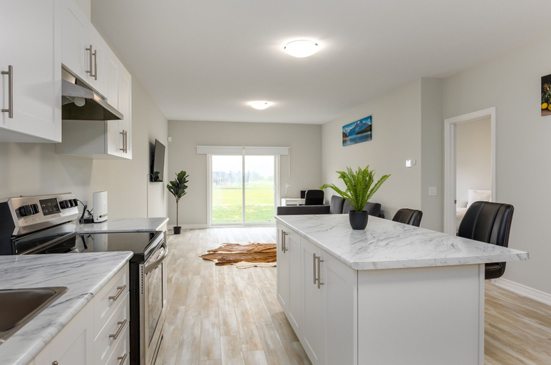 Others 5, Luxury Bungalow mins Niagara falls & Brock uni, Niagara