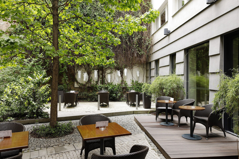 Food & Drinks 5, Hotel Prokop Square, Praha 8