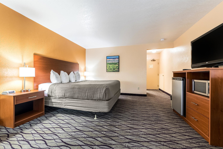 Bedroom 4, SureStay Hotel by Best Western Wenatchee, Douglas