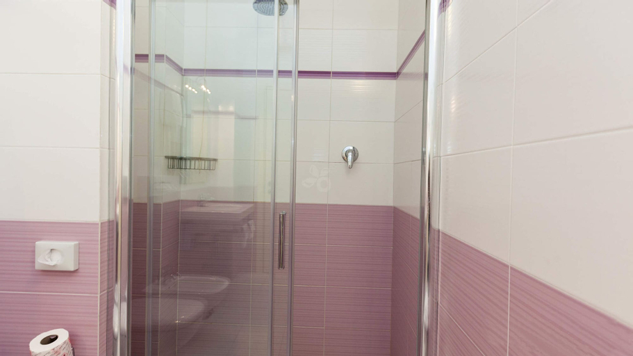 Bathroom 5