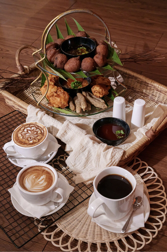 Food & Drinks 18