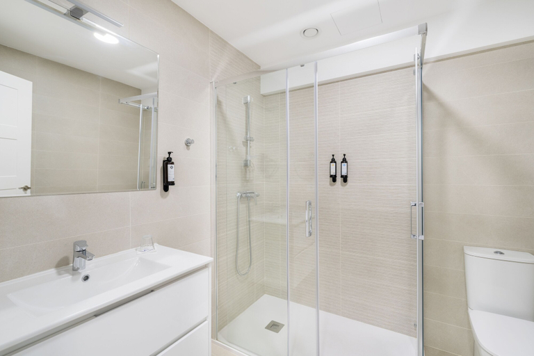 Bathroom 3, Alda Triacastela, Lugo