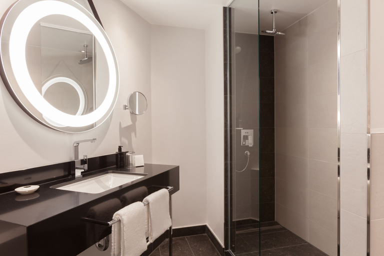 Bathroom 5, Hotel Elephant Weimar, Autograph Collection, Weimar