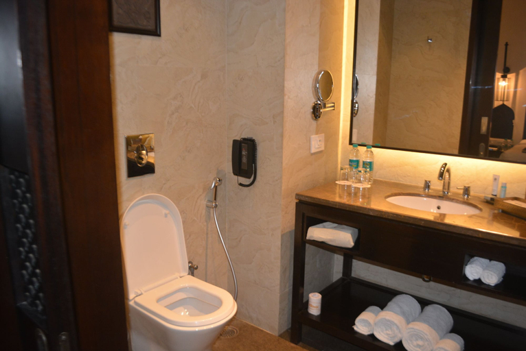 Bathroom 5, Jaisalmer Marriott Resort & Spa, Jaisalmer