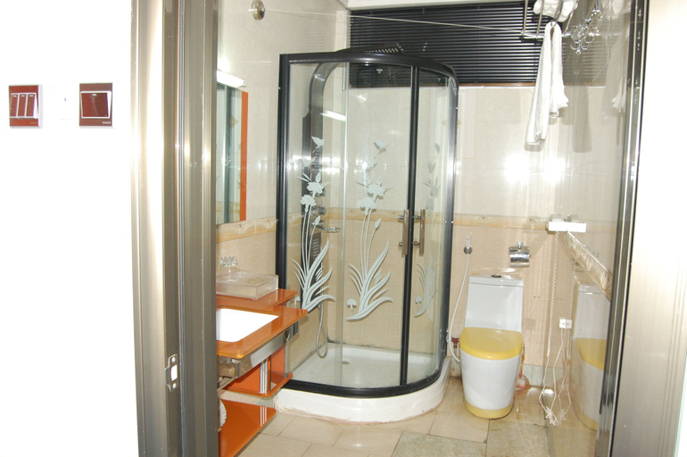 Bathroom 5, Nemax Royal Hotel, Kinondoni