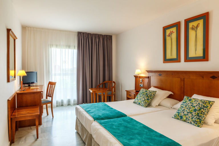 Bedroom 4, BQ Andalucia Beach Hotel, Málaga