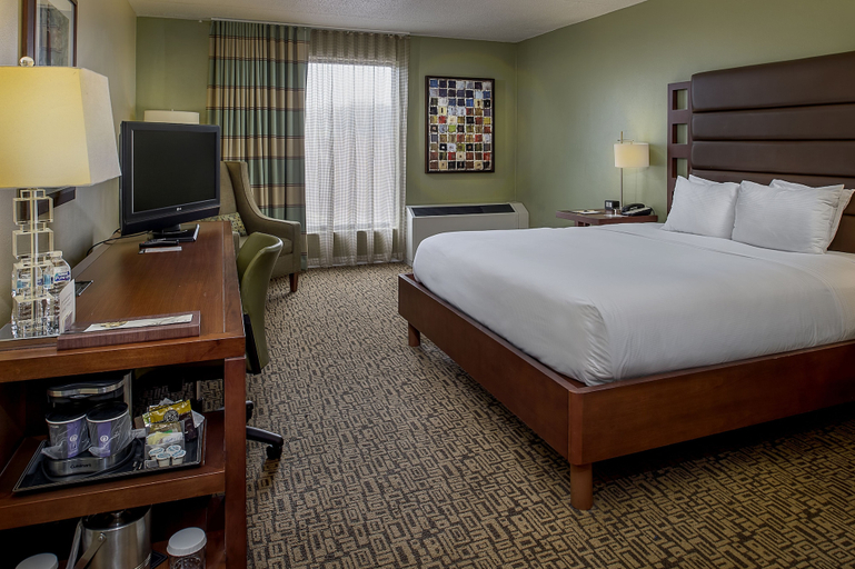 Bedroom 3, DoubleTree by Hilton Collinsville - St. Louis, Madison