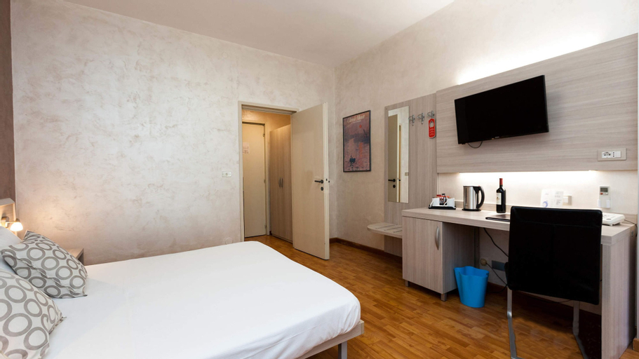 Bedroom 12