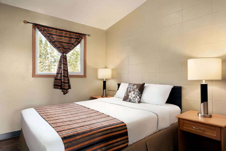 Bedroom 3, Thriftlodge Edmonton, Division No. 11