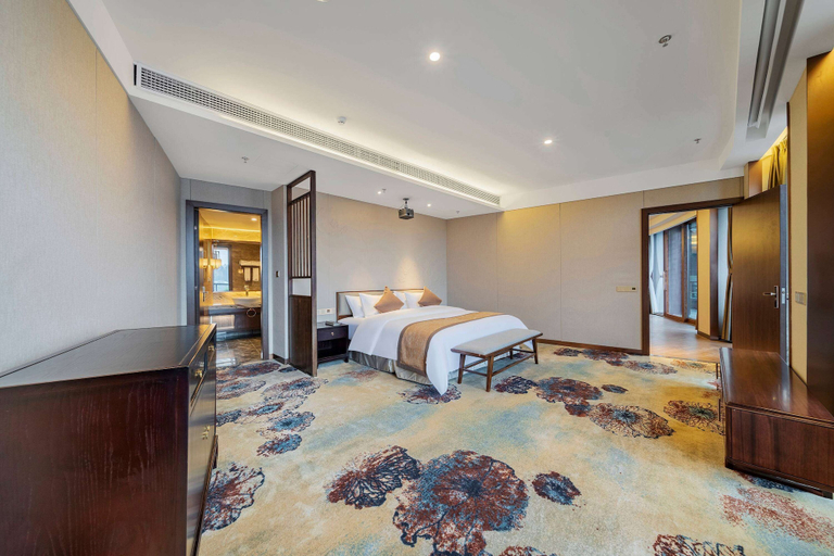Bedroom 2, Howard Johnson By Wyndham Lake Serenity Hotel Neijiang, Neijiang