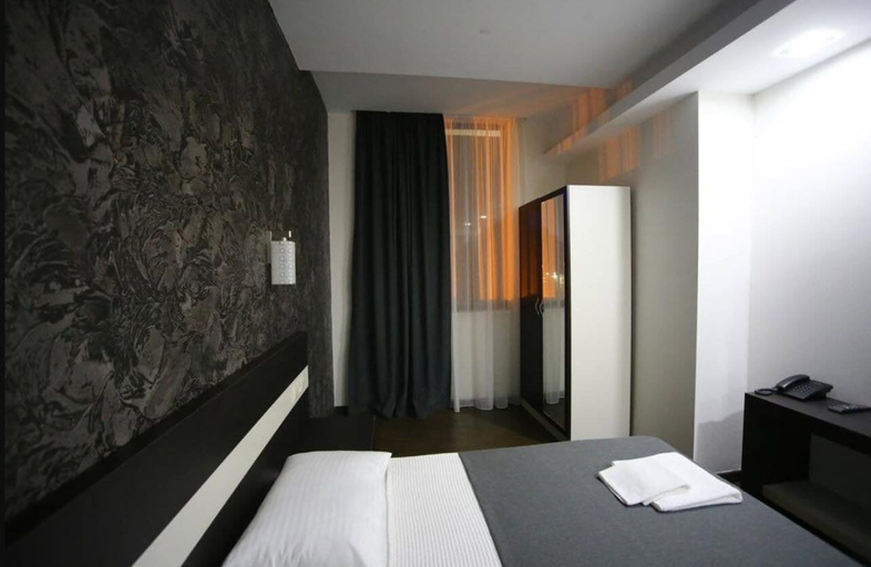 Bedroom 3, West Tower Hotel, Tskaltubo