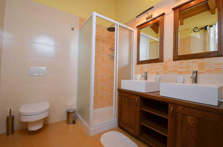 Bathroom 4, Lovely 5-bed Villa in Buzet, Buzet