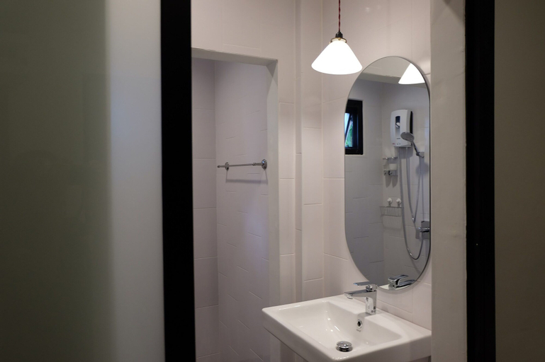 Bathroom 7