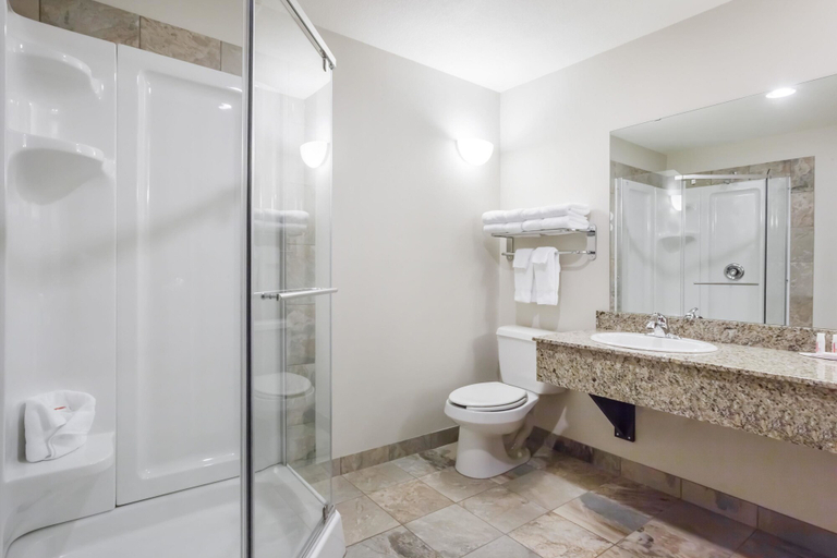 Bathroom 4, Ramada by Wyndham Creston, Central Kootenay