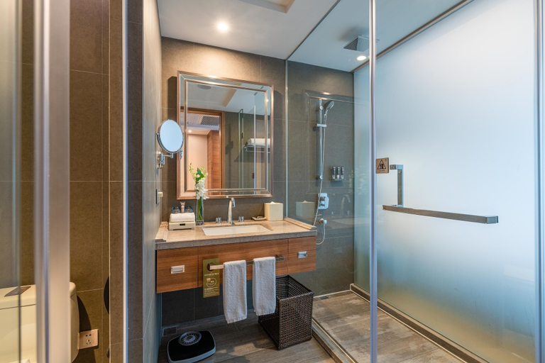 Bathroom 5, Novotel Shanghai Hongqiao Hotel, Shanghai
