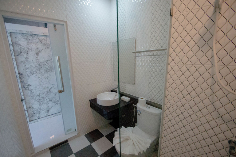 Bathroom 4, Baan Yamoo Ranong, Muang Ranong