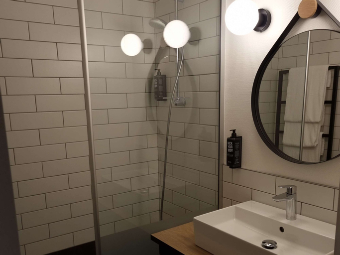 Bathroom 3