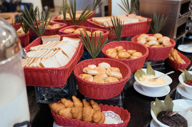 Food & Drinks 20