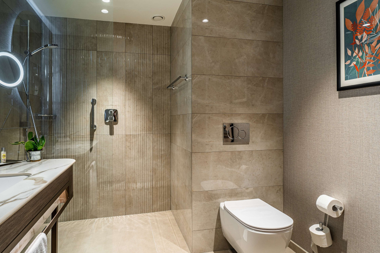 Bathroom 5, Hilton Sofia, Stolichna