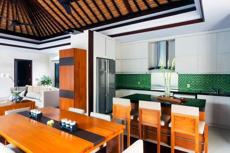 Dining Room 24