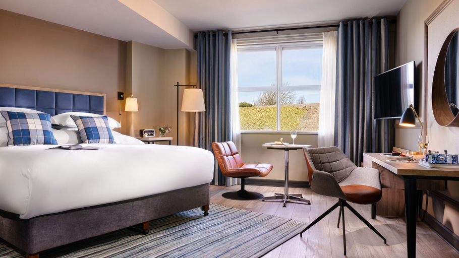 Bedroom 4, Harbour Hotel