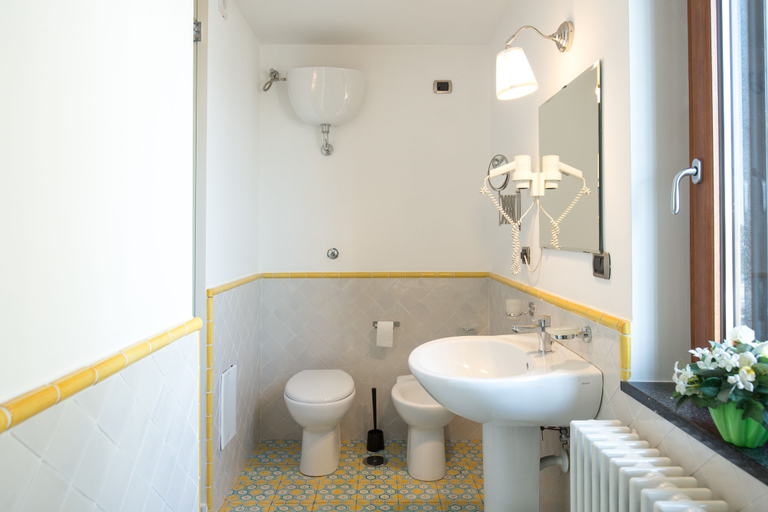 Bathroom 5, Villa Poseidon Boutique Hotel & Events, Salerno
