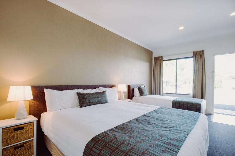 Bedroom 3, Artesian Spa Motel, Moree Plains