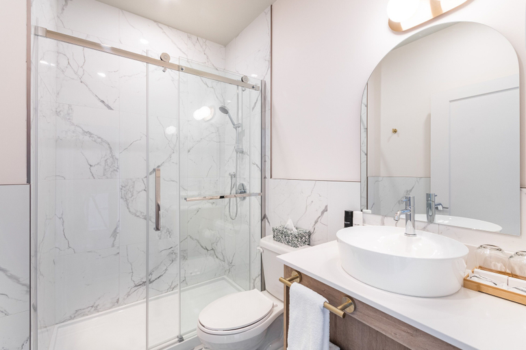 Bathroom 4, Hôtel Le Rosay, Le Haut-Richelieu