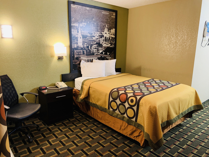 Bedroom 3, Super 8 by Wyndham Cincinnati/Springdale OH, Hamilton