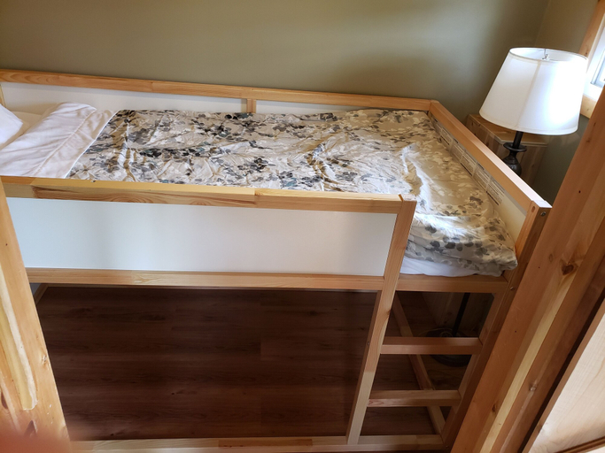 Bedroom 2, Little Tub Harbour Cottage, Lake Hurron