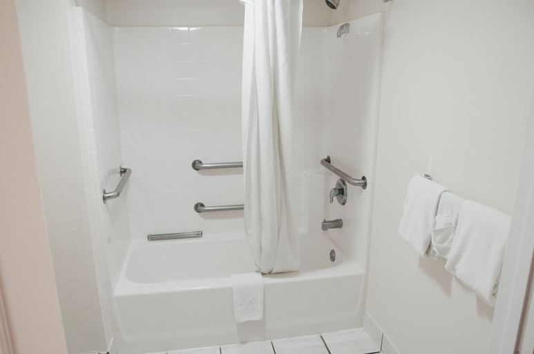 Bathroom 4, Orlando Inn International Drive Area, Orange