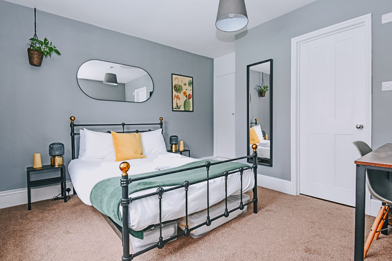 Bedroom 2, The Town Arms, Oxfordshire