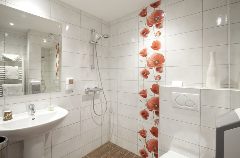 Bathroom 4, Hôtel Duquesne, Loire-Atlantique