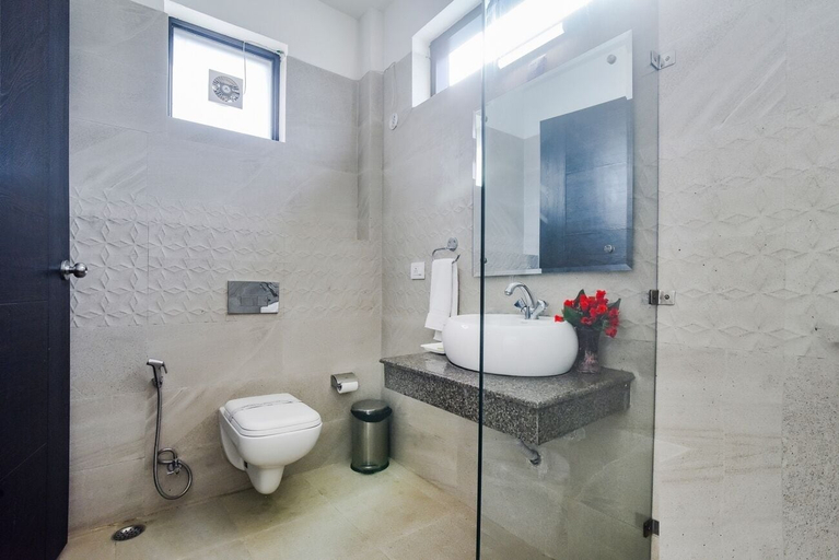 Bathroom 4, Royal Residence Golf View, Gurgaon