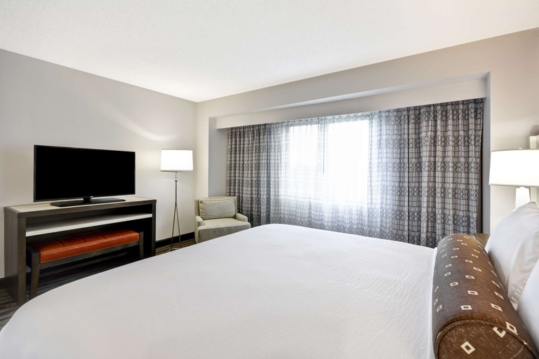 Bedroom 3, Embassy Suites Hotel Charlotte, Mecklenburg
