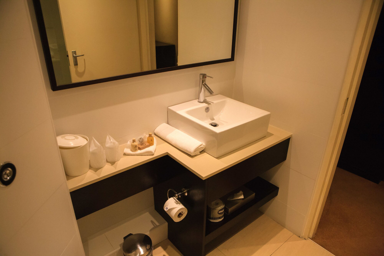 Bathroom 5, The Paxton Hotel, Nelson Mandela Bay