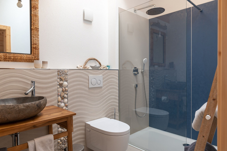 Bathroom 2, Chalet Diognysos B&B, Sierre