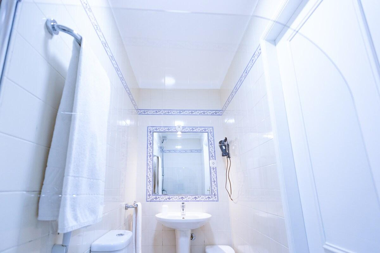 Bathroom 4, Cem Sentido - Alentejo Apartments, Portalegre