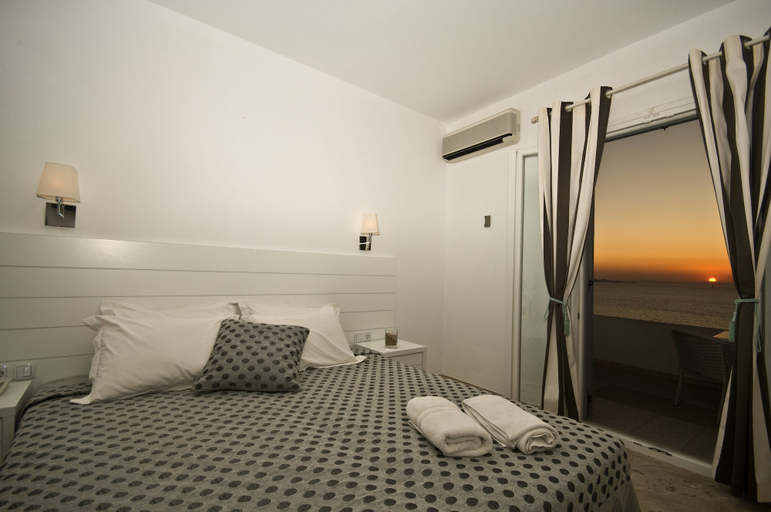 Bedroom 3, Gorgona Hotel, South Aegean