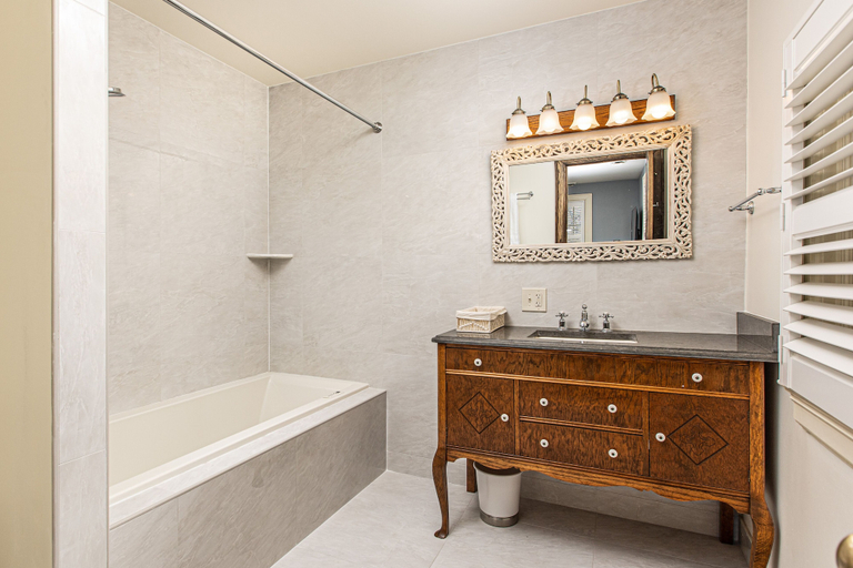 Bathroom 4, Frederick Stearns House Historic Inn, Wayne